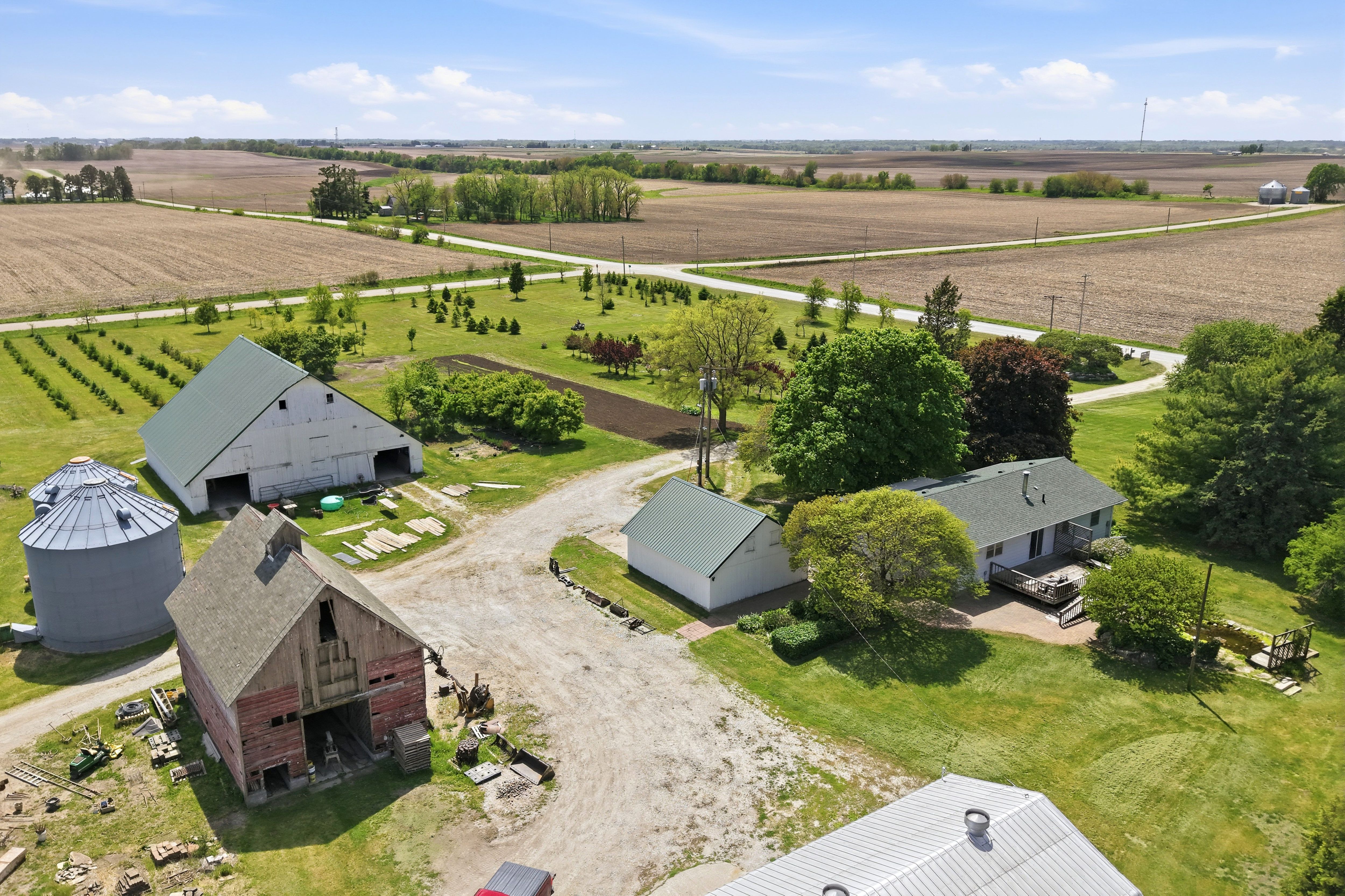 Listing Photo: 47-507_1740_Utopia_Ave_drone (2)